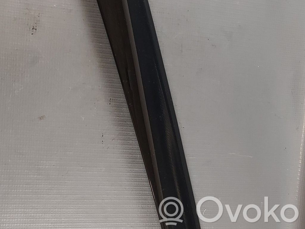 KIA EV6 Windshield trim 
