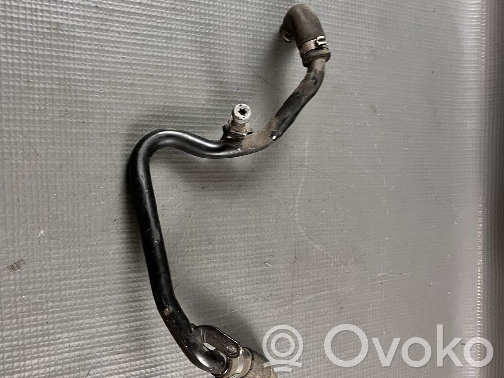 Volkswagen Touareg II Engine coolant pipe/hose 