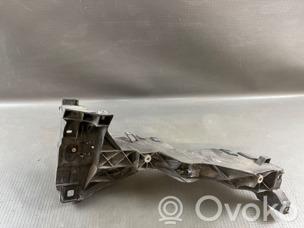 Audi SQ7 Headlight/headlamp mounting bracket 