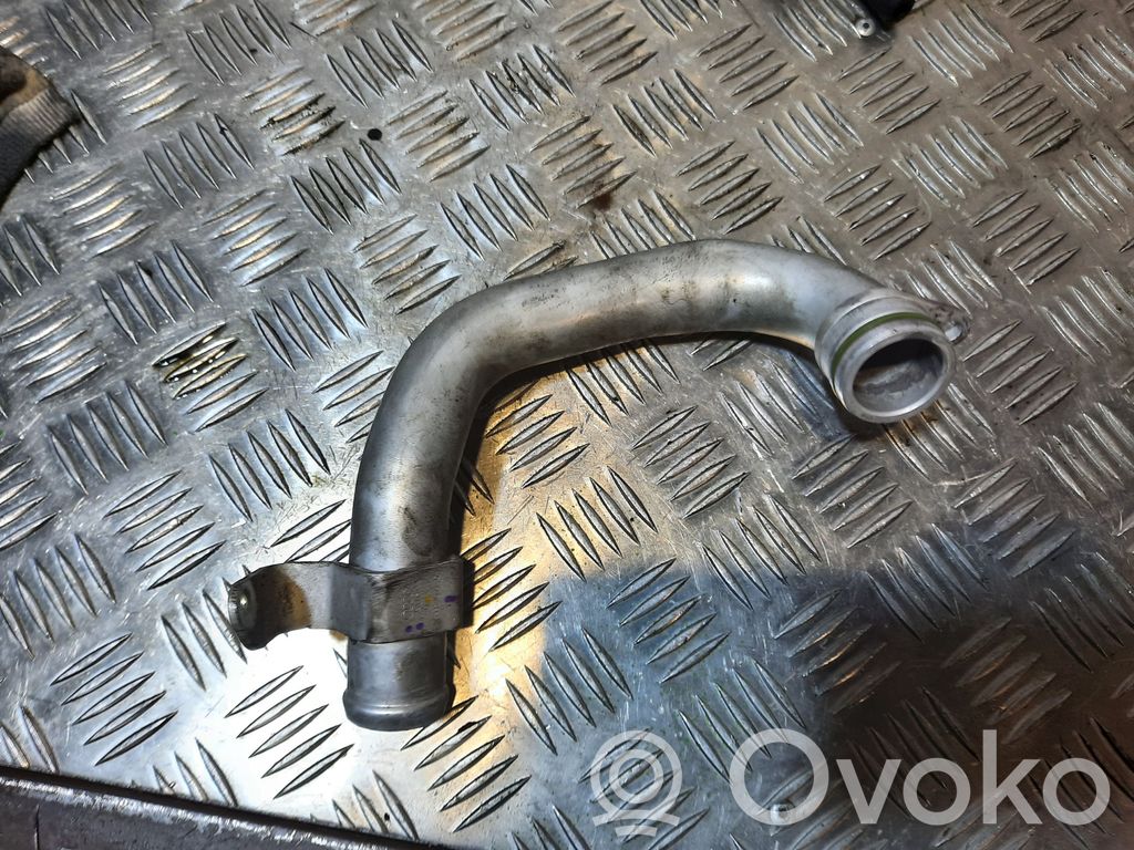 Volkswagen Touareg II Engine coolant pipe/hose 