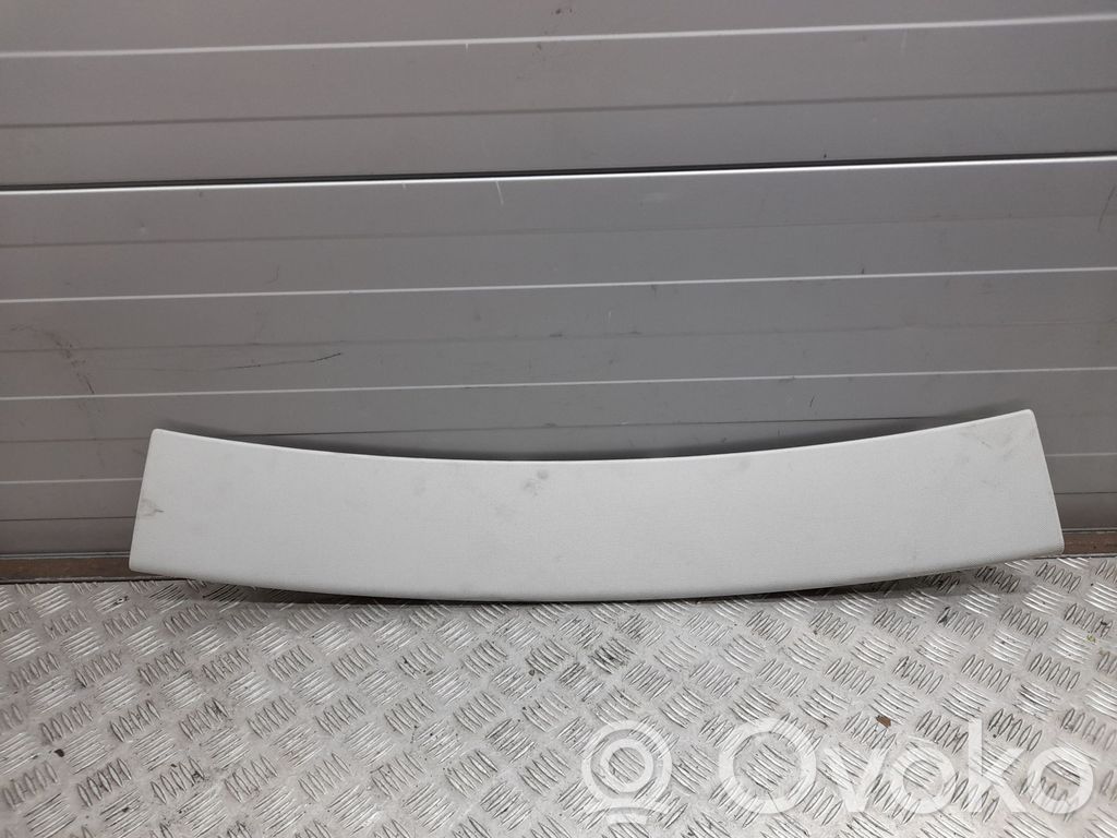 Osłona górna słupka / B   4H4868438,4H486843