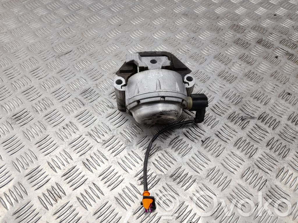 Audi A7 S7 4G Engine mount bracket 