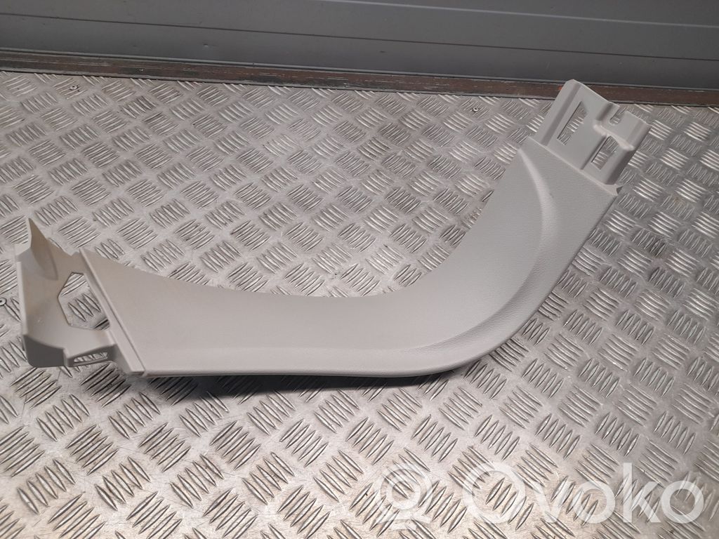 Tailgate trim   5RJ27PD2AE