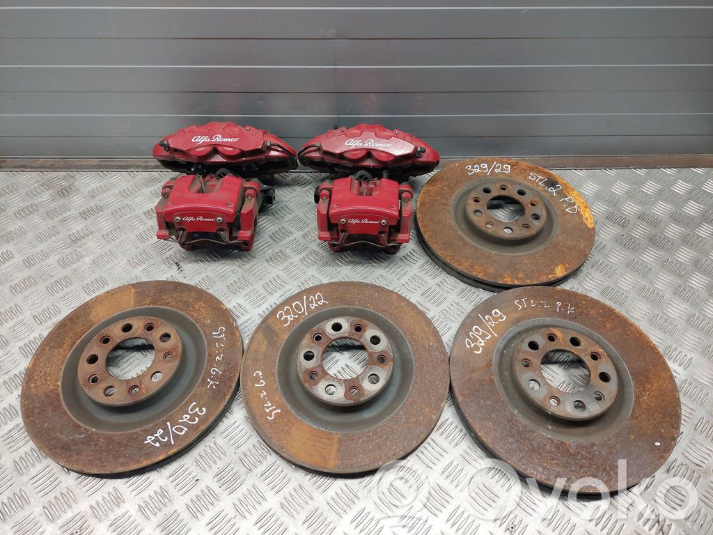 Alfa Romeo Stelvio Jarrulevyt ja jarrusatulat 