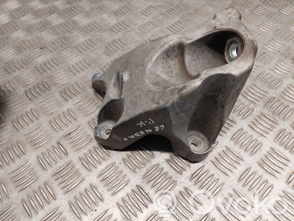 Engine mounting bracket   23104516
