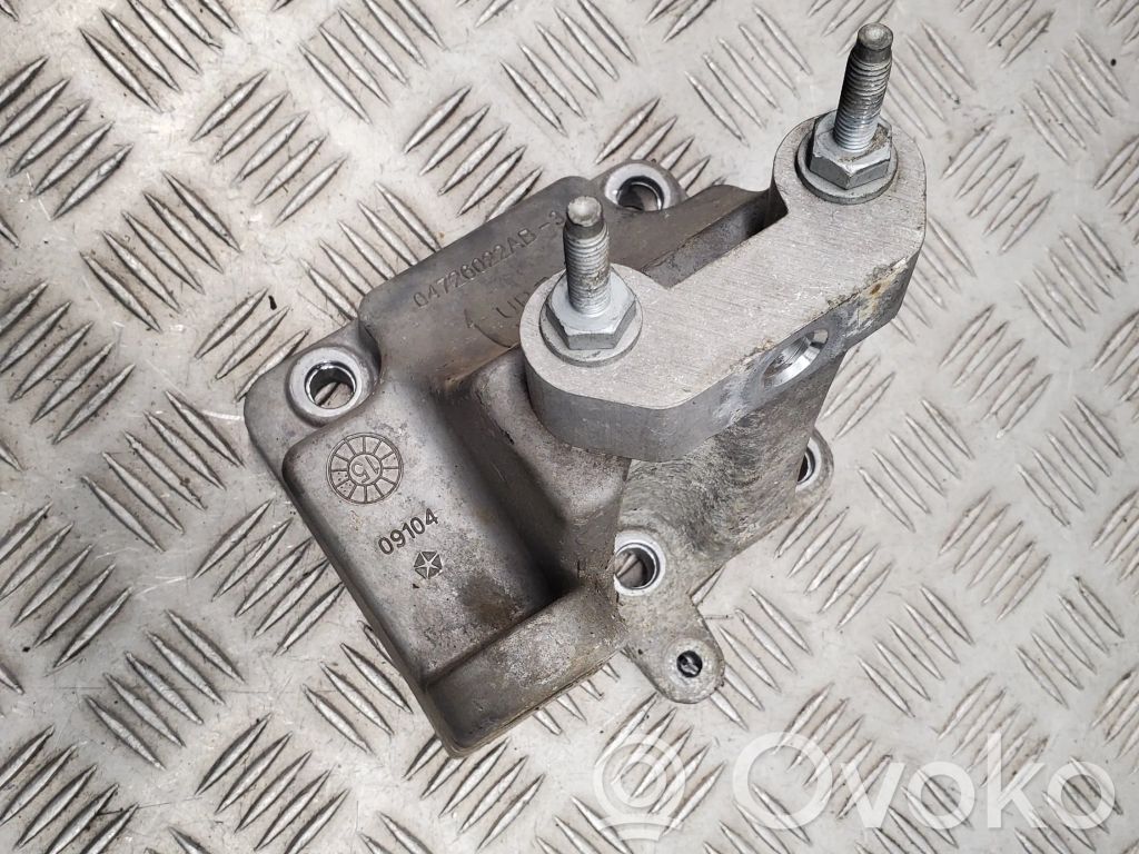 Engine mounting bracket   04726022AB
