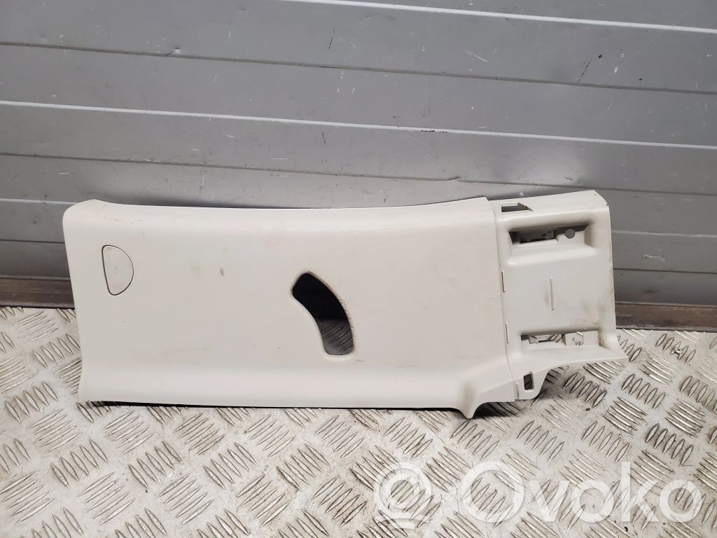 Dodge RAM (C) pillar trim 