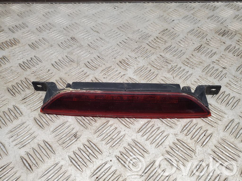 Jeep Grand Cherokee Third/center stoplight 