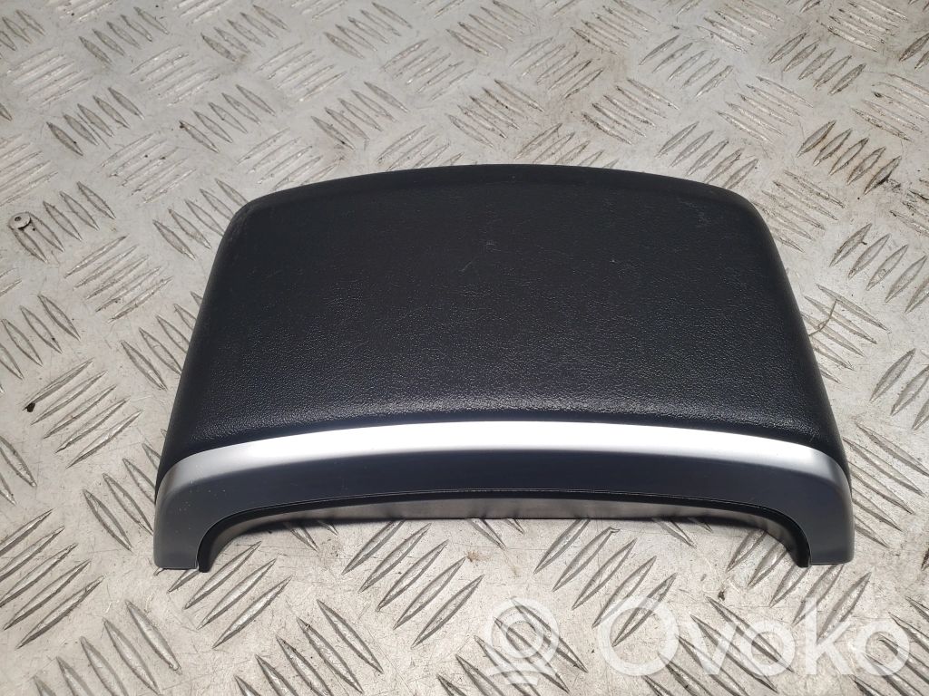 Audi Q8 Reposabrazos 