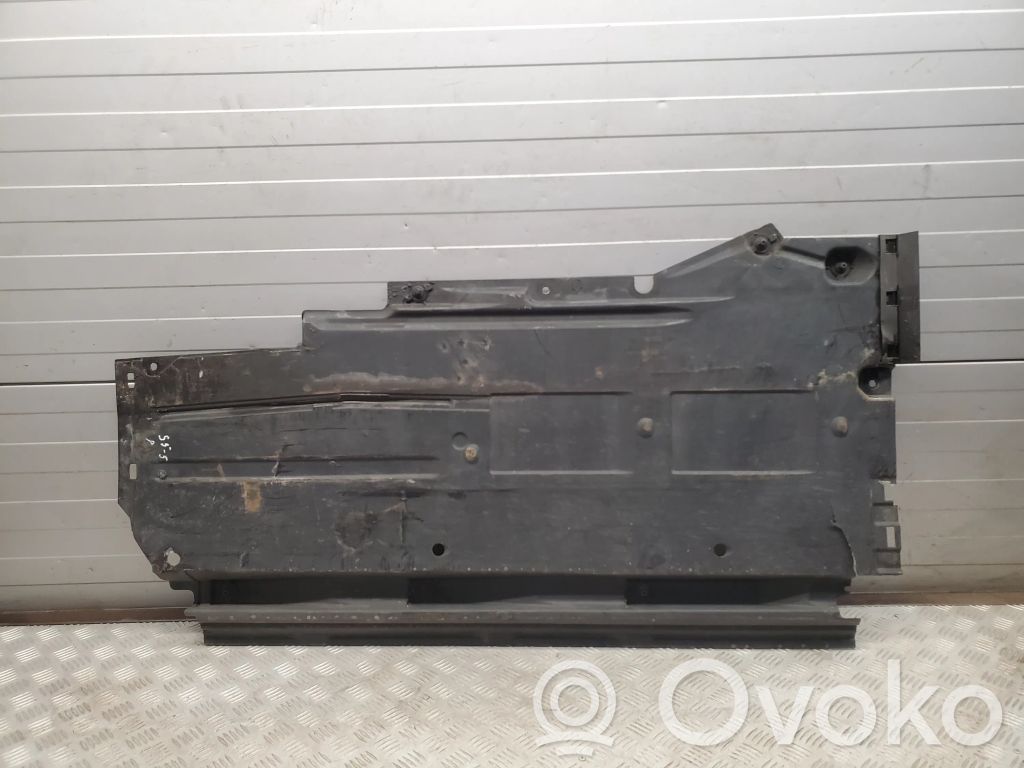 Protección inferior lateral   8F0825208