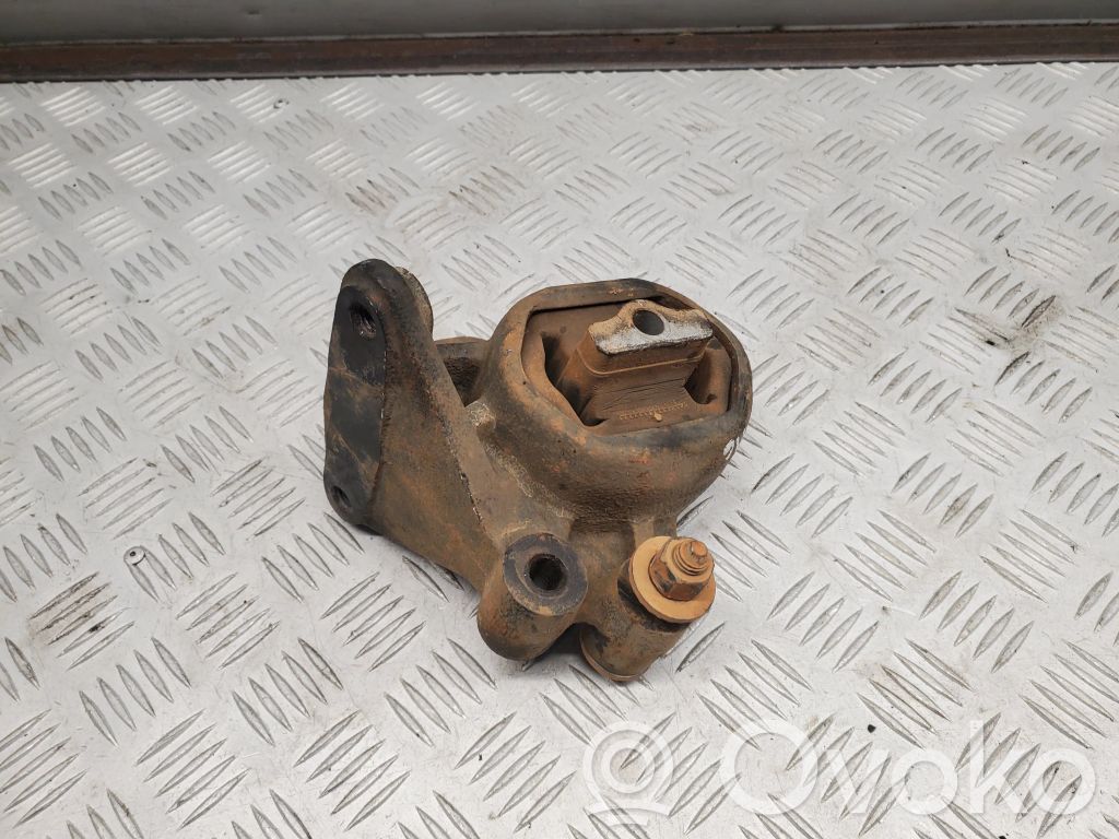 Dodge RAM Dzinēja spilvens 