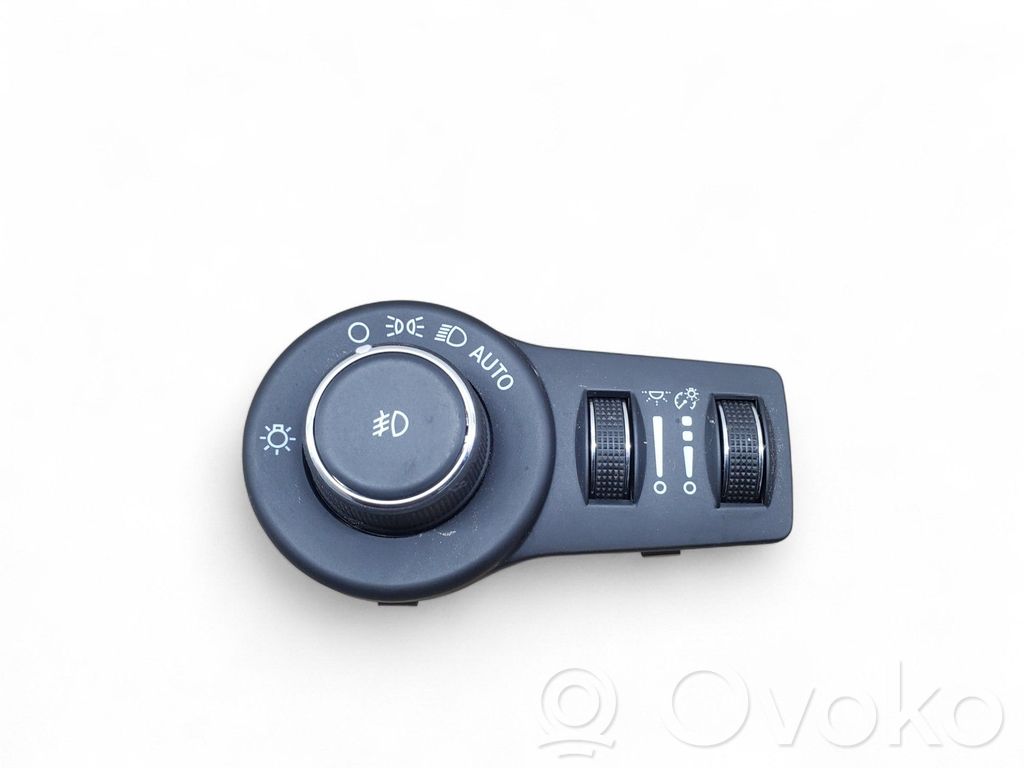 Chrysler Pacifica Light switch 