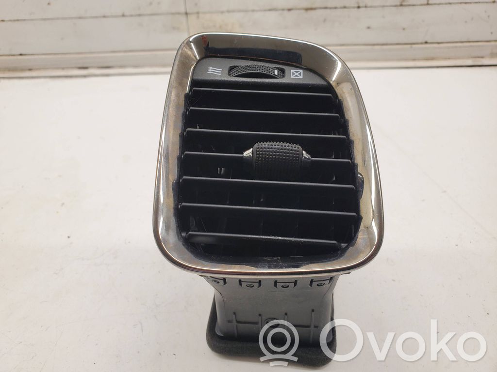 Dodge Durango III Boczna kratka nawiewu deski rozdzielczej 