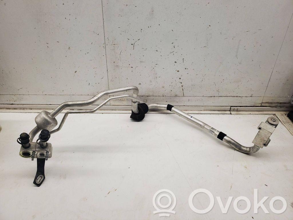Volvo S90, V90 Ilmastointilaitteen putki (A/C) 
