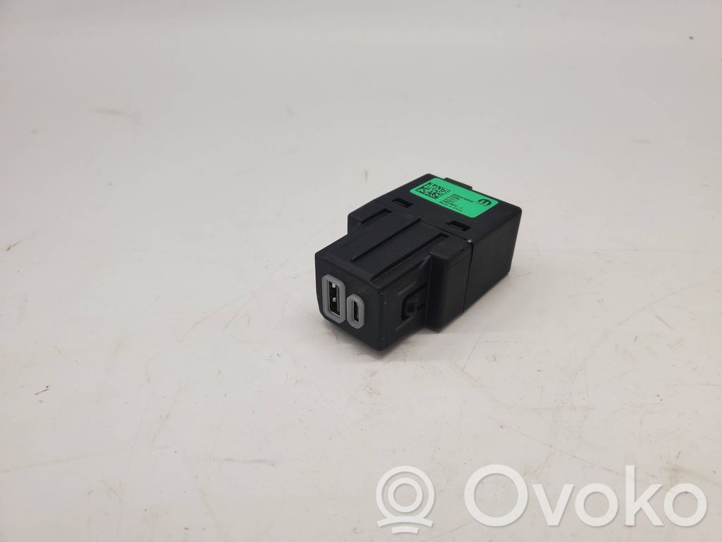 Dodge Hornet Enchufe conector USB 