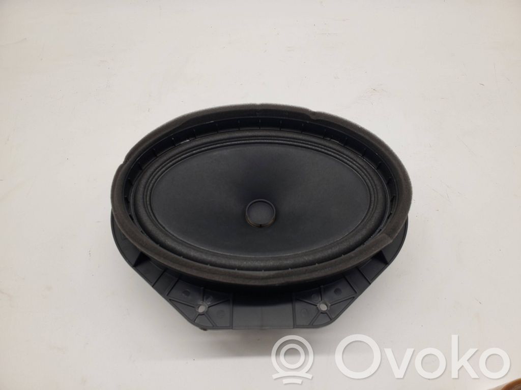 Ford Explorer VI Altavoz de la puerta delantera 