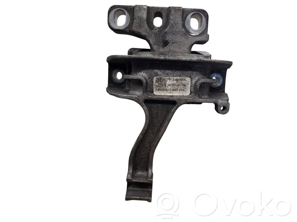 Volkswagen Tiguan Allspace Engine mount bracket