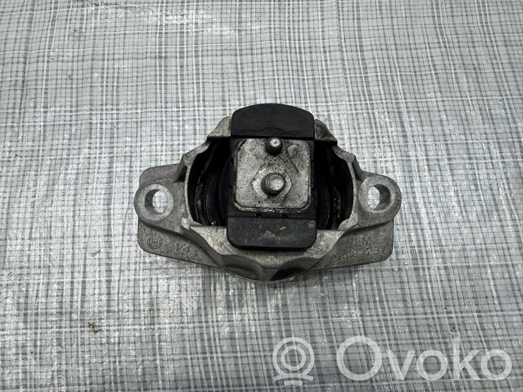 Land Rover Range Rover Velar Engine mount vacuum valve 