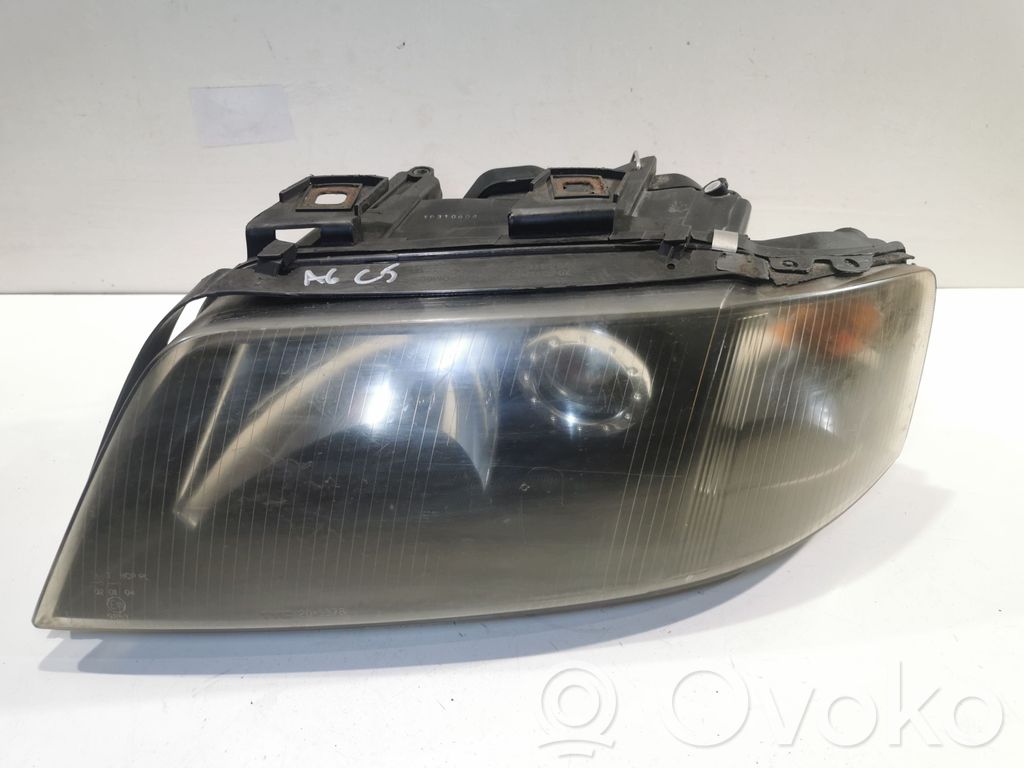 Audi A6 S6 C5 4B Lampa przednia 