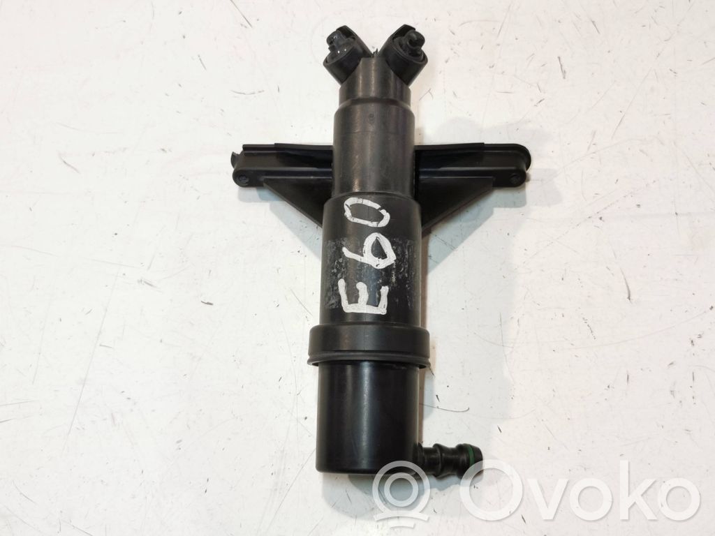 Headlight washer spray nozzle