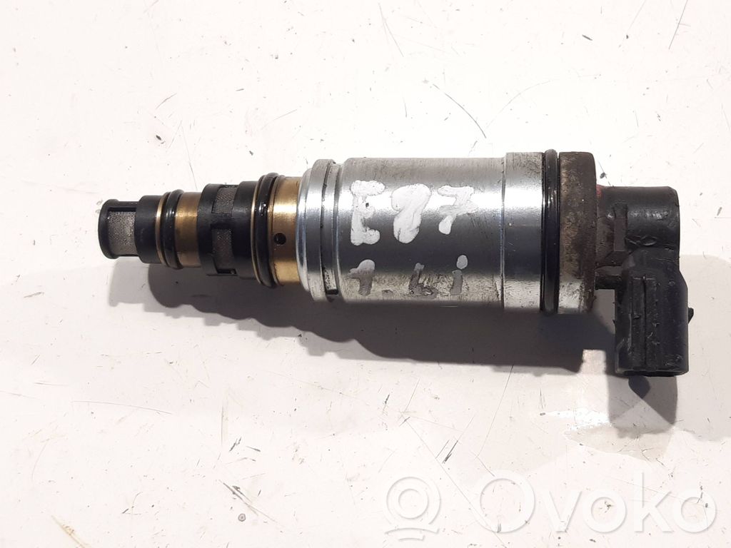 Camshaft vanos timing valve