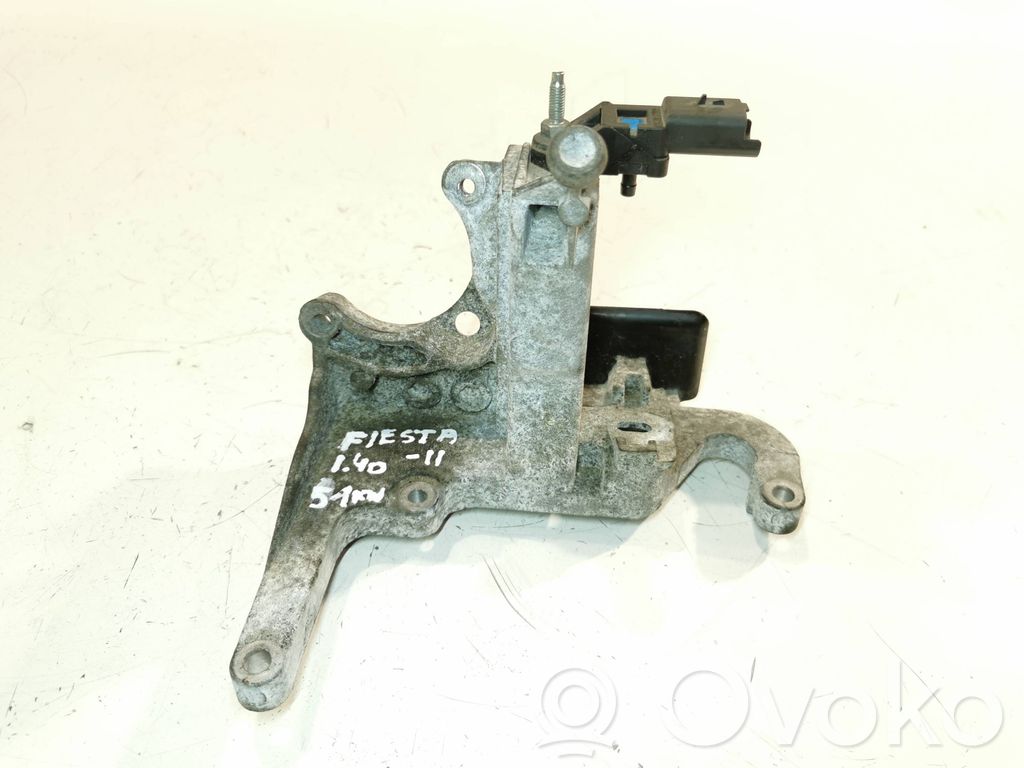 Ford Fiesta Engine mounting bracket 