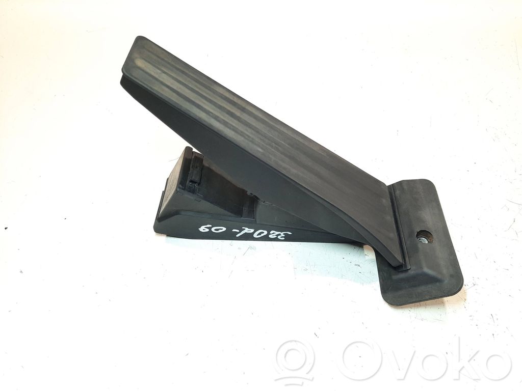 Accelerator throttle pedal   6788633,25916010,1911082426A,35406766931,35416759724,35426772646,35426788633,35426789999,35426852643,35426858575,35426860000,35426860785