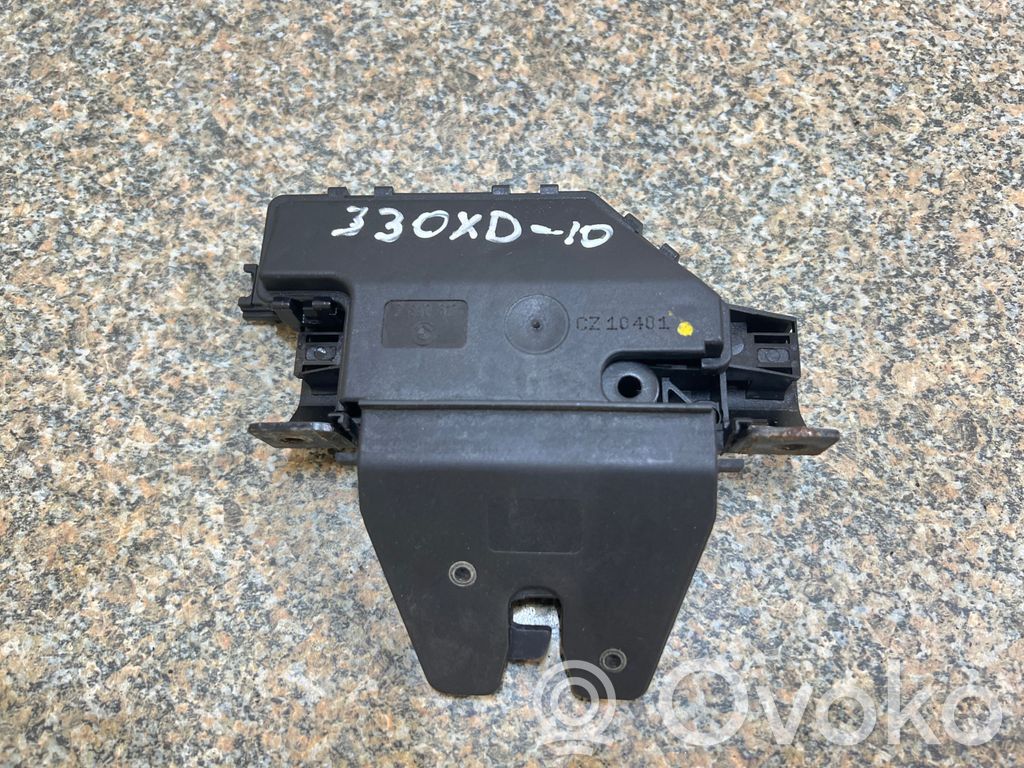 Aizmugurējā pārsega slēdzene   7840617