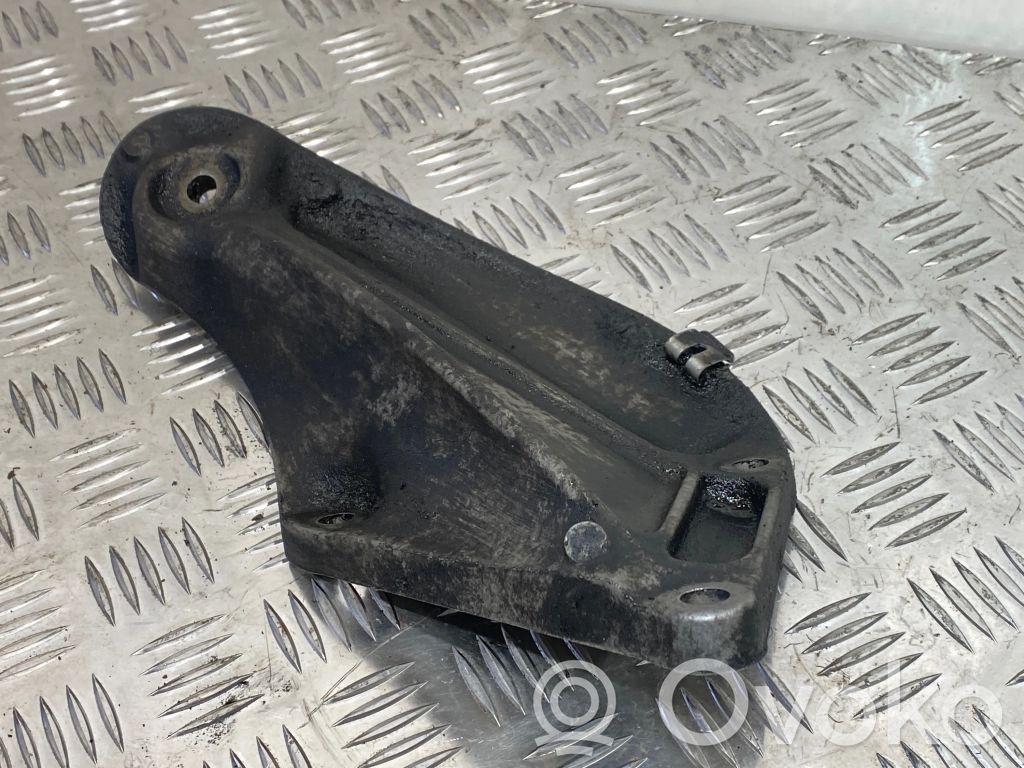 BMW 5 E60 E61 Engine mounting bracket 