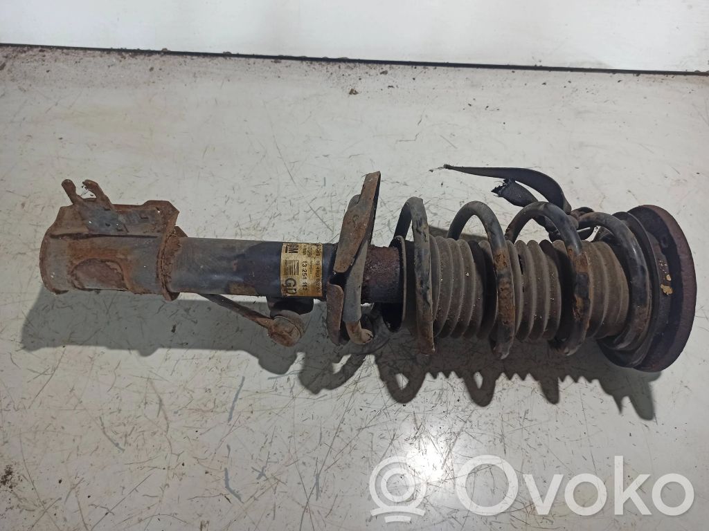 Opel Vectra C Amortyzator osi przedniej ze sprężyną 