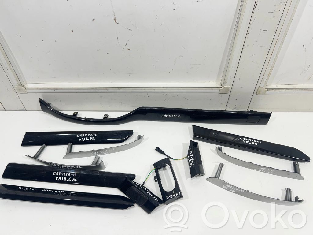 Chevrolet Captiva Door card panel trim set 
