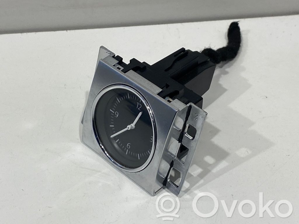 Volkswagen PASSAT B7 Clock 