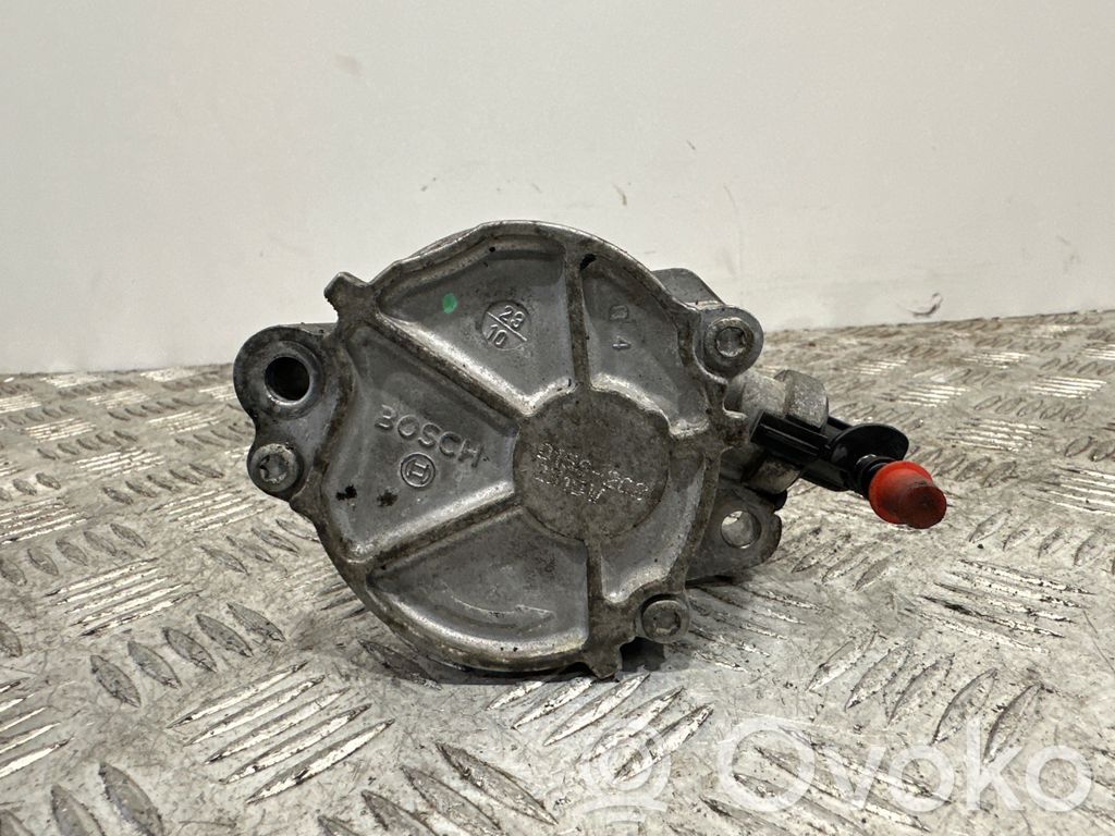 Nissan Pathfinder R51 Vacuum pump 