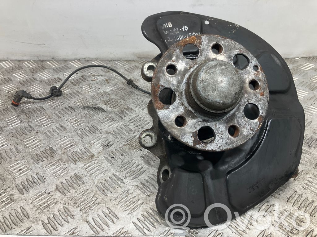 Mercedes-Benz E W212 Front wheel hub 