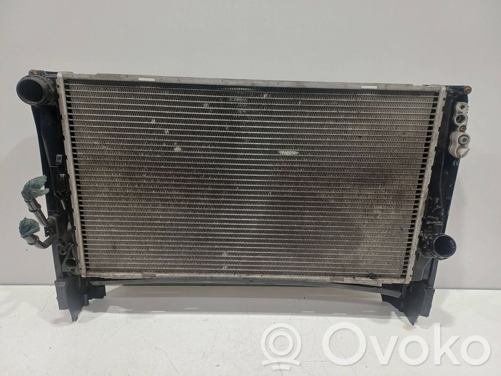 Coolant radiator   7524914,779744704