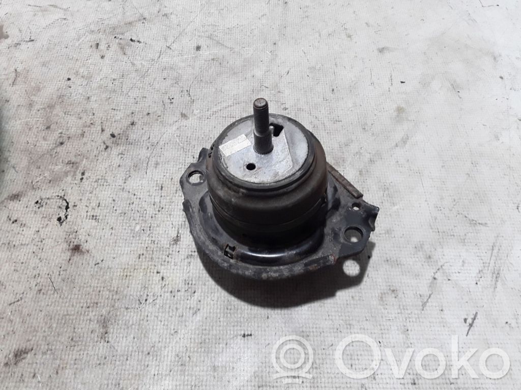 Dzinēja spilvens   68252522AA