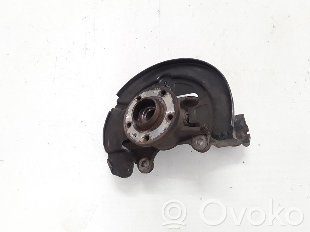 Front wheel hub