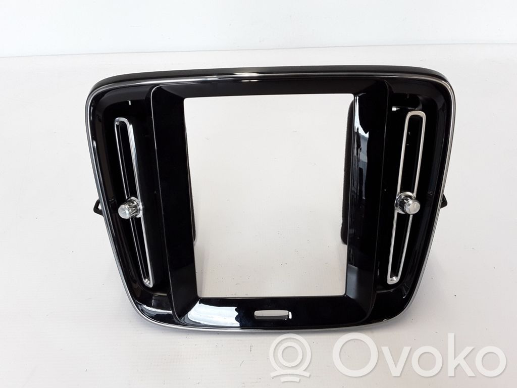 Volvo XC40 Grilă ventilație centrală 