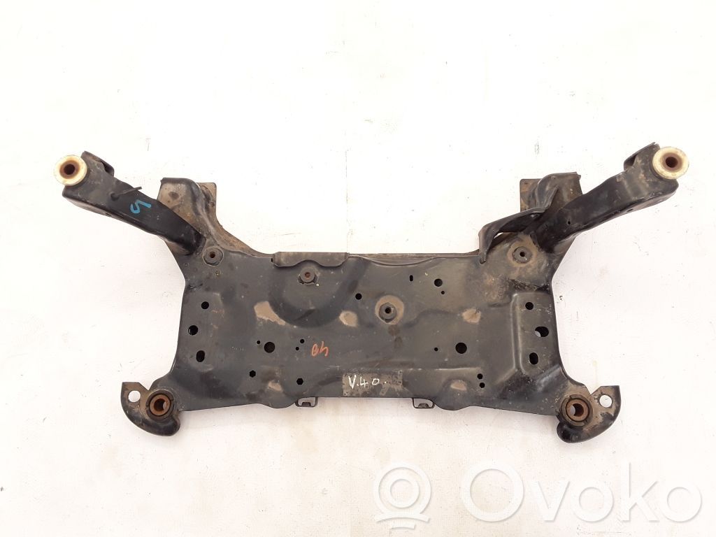 Volvo V40 Priekinis traversas 