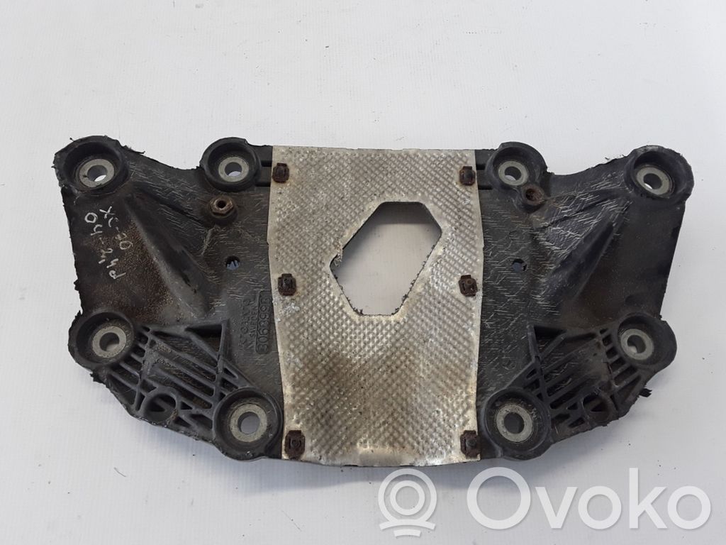 Volvo XC70 Variklio dugno apsauga 
