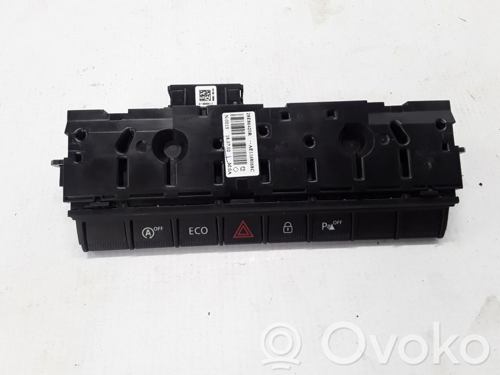 Dacia Duster II Hazard light switch 