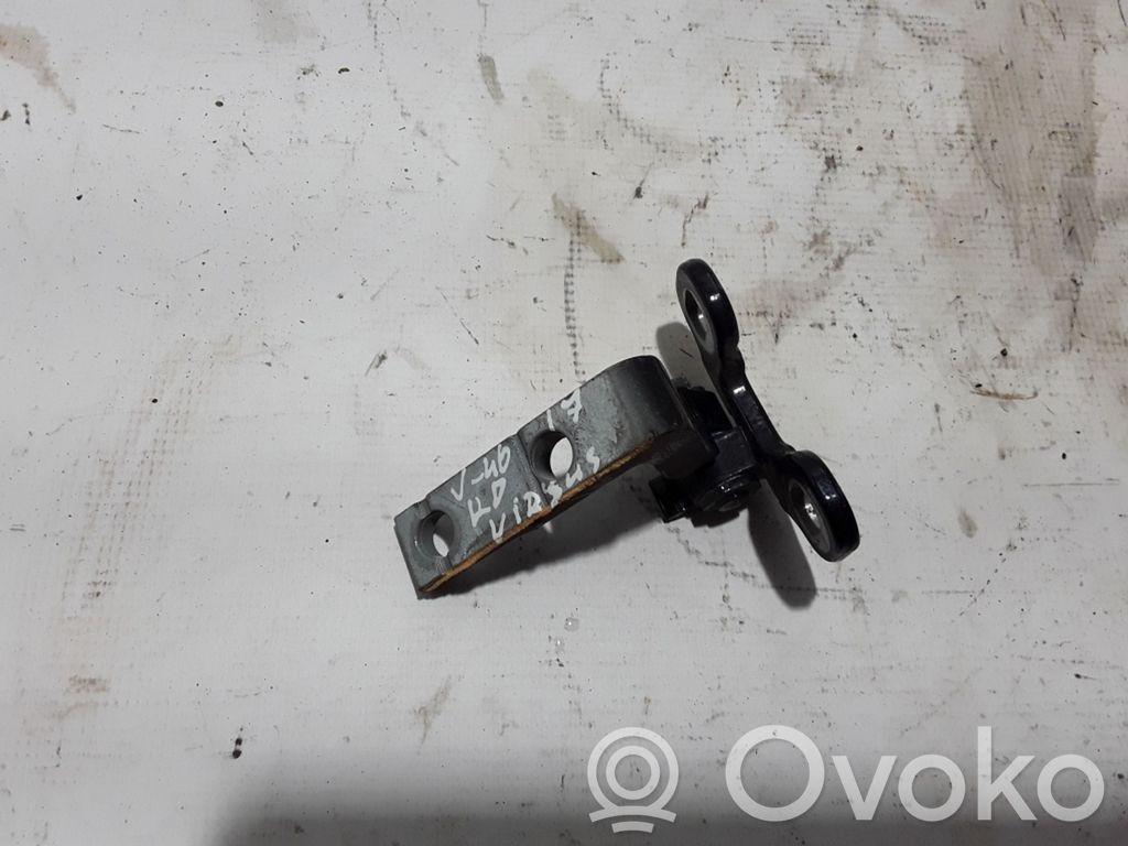 Volvo V40 Front door upper hinge 