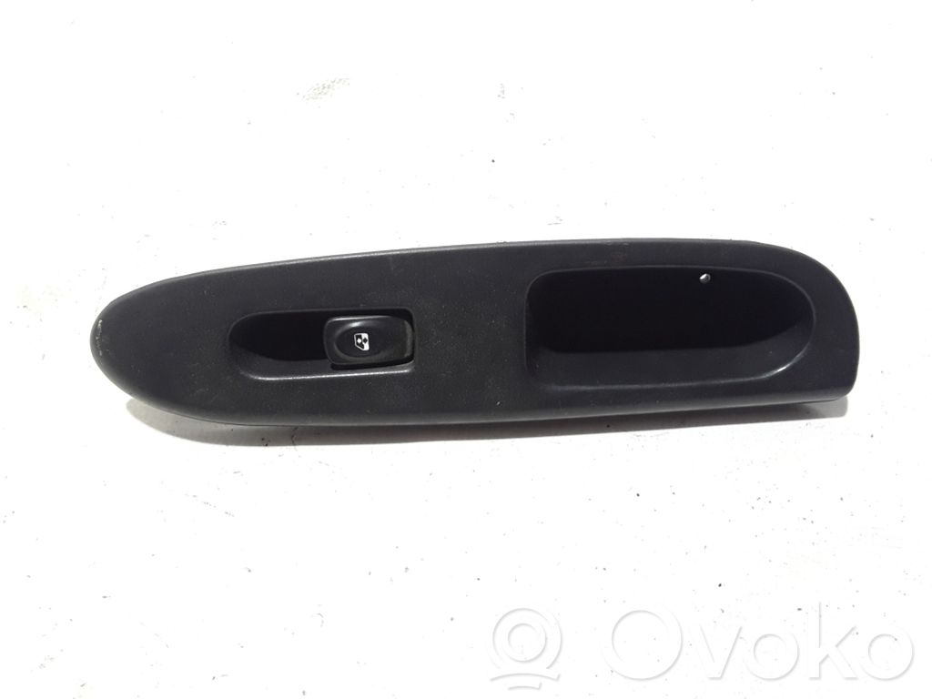 Renault Thalia I Electric window control switch 