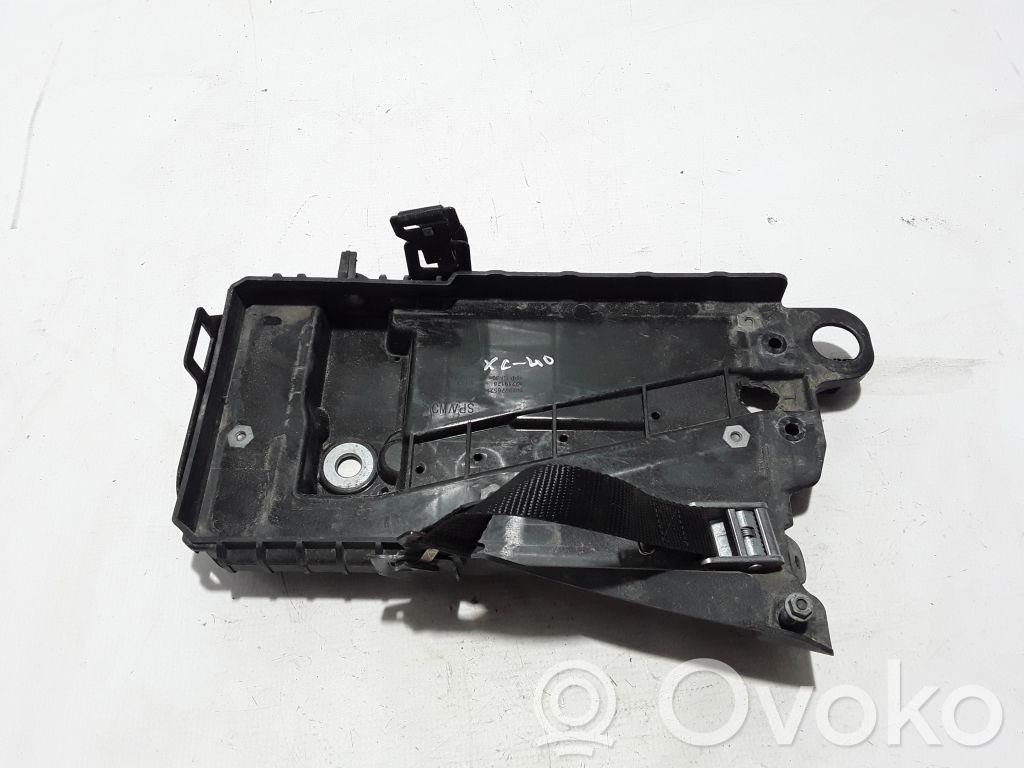 Volvo XC40 Battery bracket 