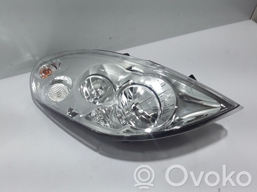 Renault Master III Phare frontale 