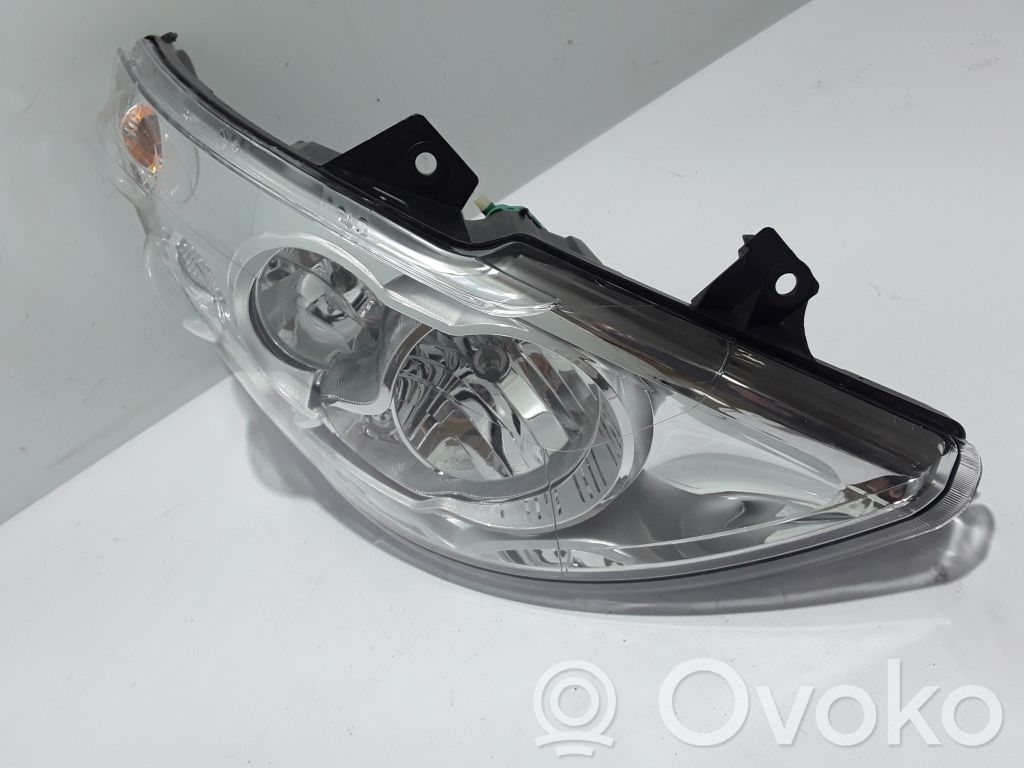 Phare frontale   260108402R