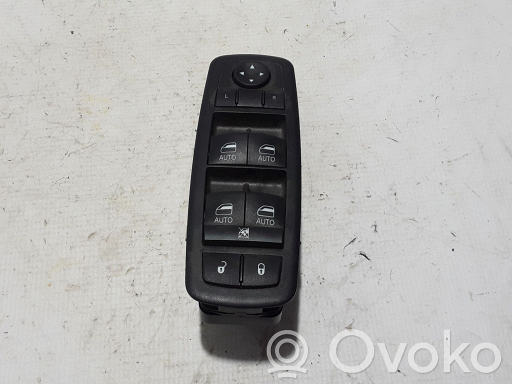 Chrysler Pacifica Electric window control switch 