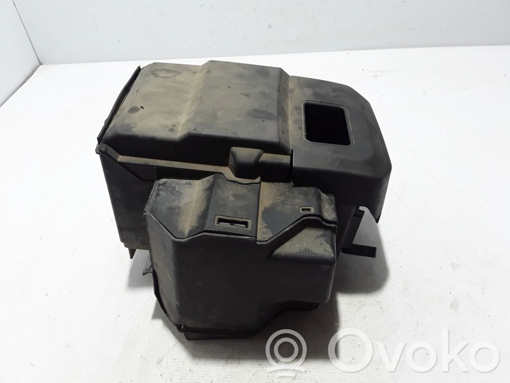 Volvo S40 Akun kiinnike 