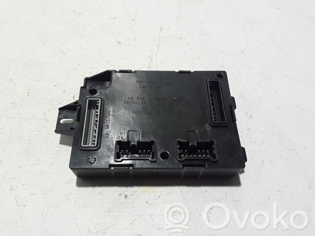 Renault Captur Comfort/convenience module 