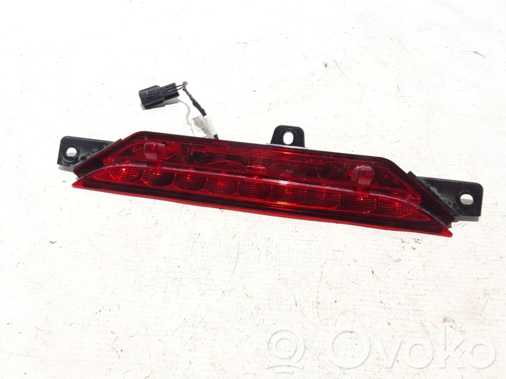 Third/center stoplight   90069234